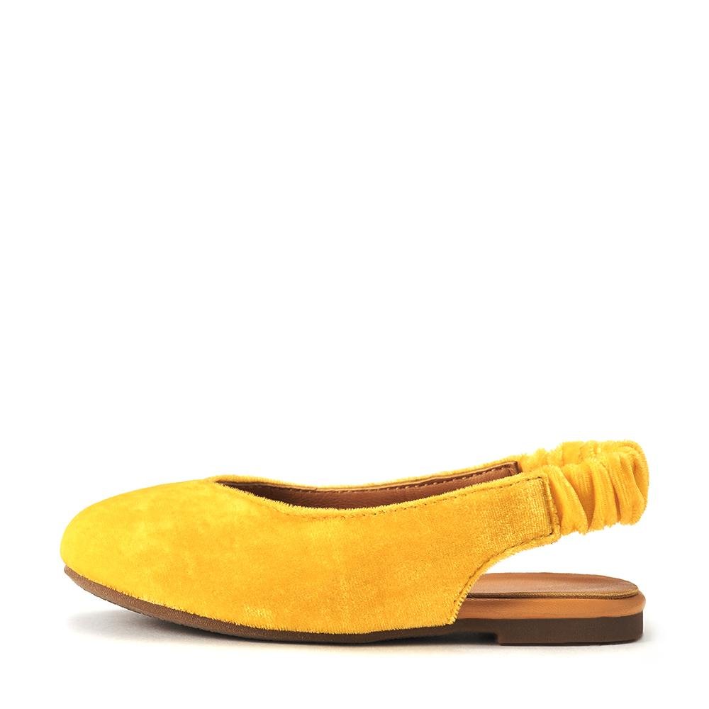 NWT AOI age of innocence Matilda velvet selling yellow shoes